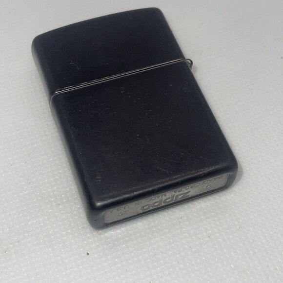 Zippo Iced Paisley Design 29431 Windproof Gray Dusk Lighter - Picture 2 of 4